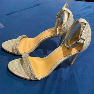 Only used once diamond shoes they are from also